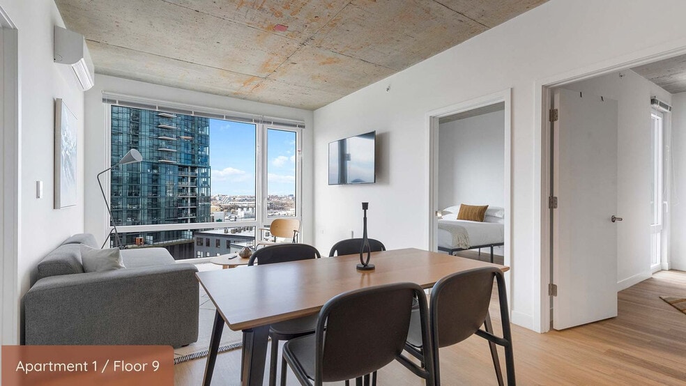 Building Photo - 853 W Blackhawk St