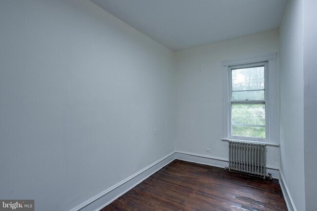 Building Photo - 422 Hainesport Lumberton Rd