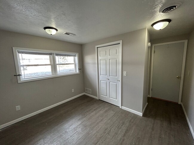 Building Photo - 1827 Jacobssen Dr