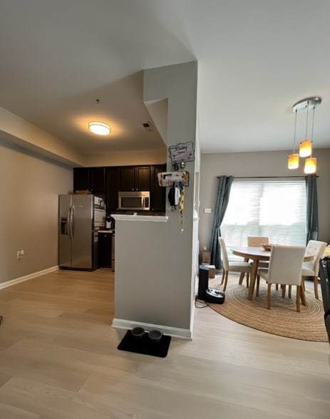 Building Photo - 1914 Gardenia Ct