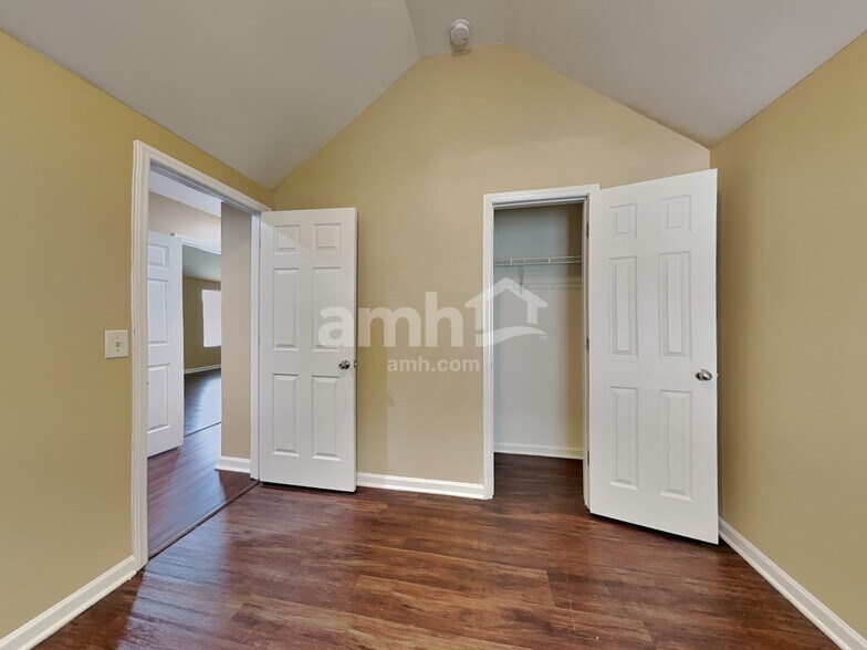 Building Photo - 3827 Chehaw Dr