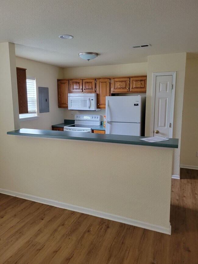 Building Photo - 4522 Waterloo Dr