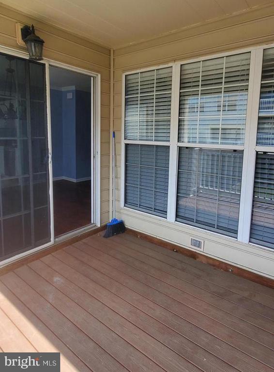 Building Photo - 8202 Catbird Cir