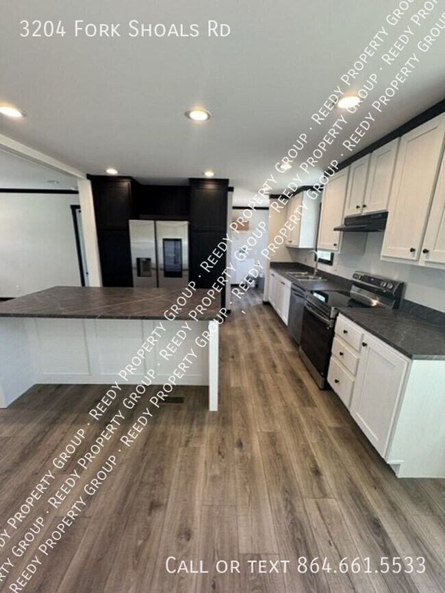 Building Photo - 3204 Fork Shoals Rd