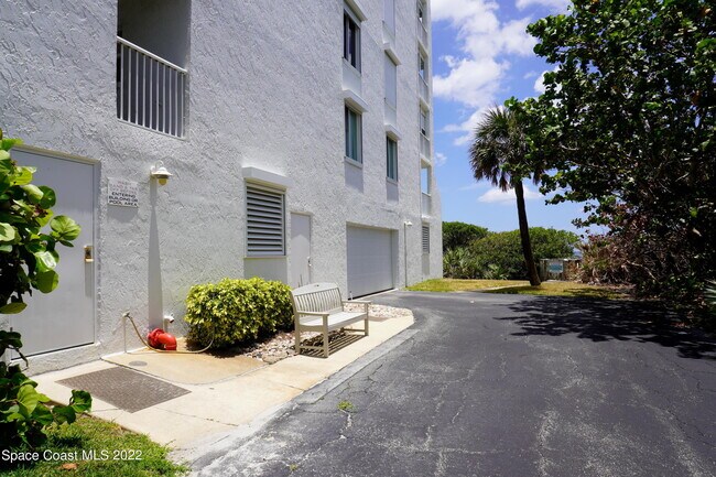 Building Photo - 1555 N Hwy A1A