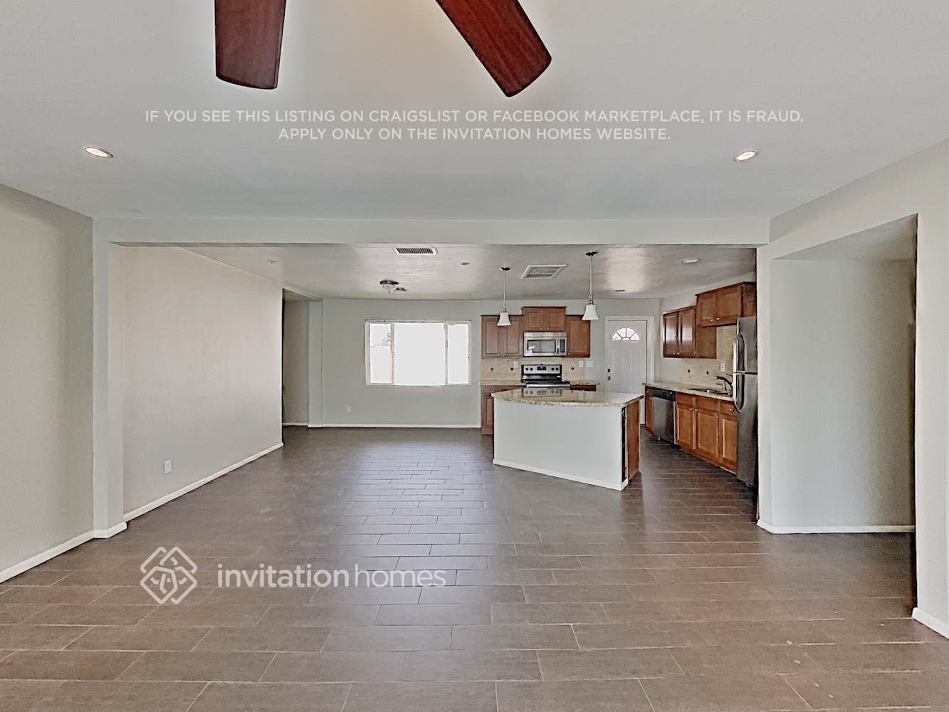 Building Photo - 8746 E Palm Ln