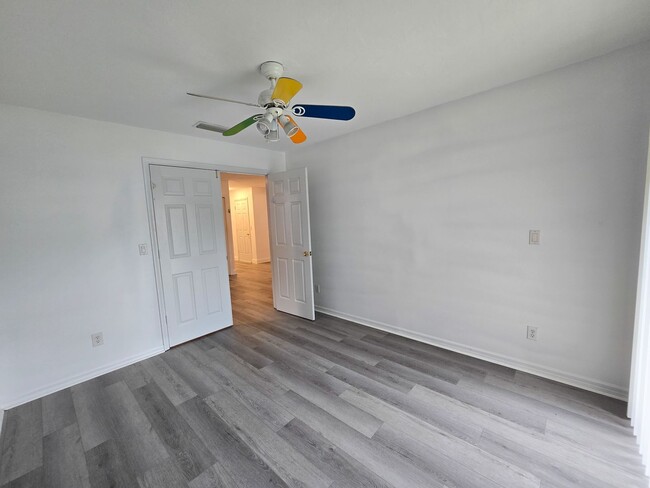 Building Photo - 2 Bedroom 2 Bath w Bonus Room