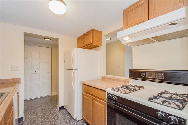 Building Photo - 57 Brookwood Dr