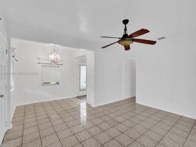 Building Photo - 17791 NE 13th Ave