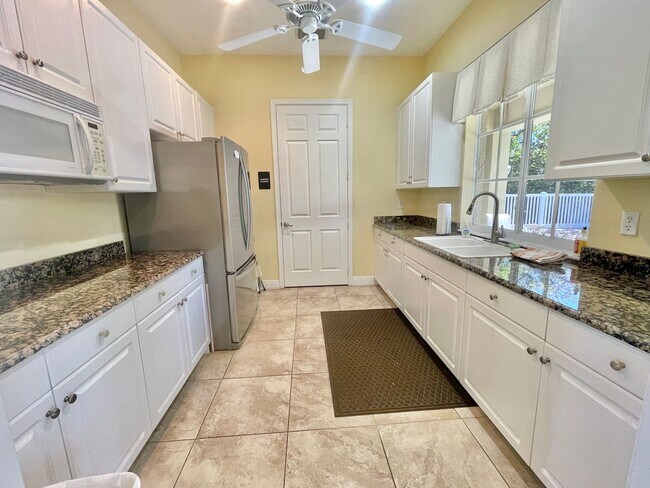 Building Photo - 3+ Bedroom quality built home in desirable...