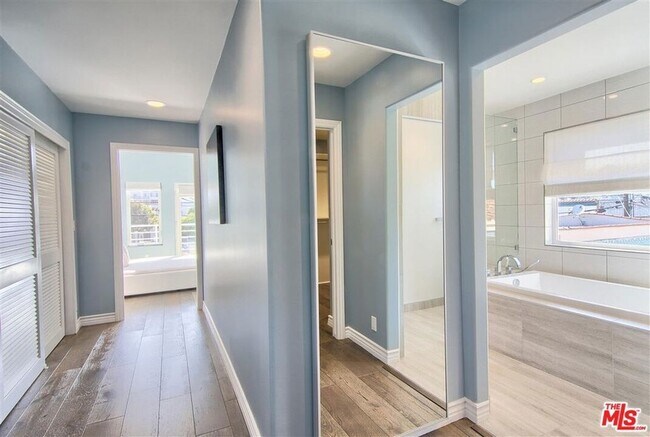 Building Photo - 2906 2nd St