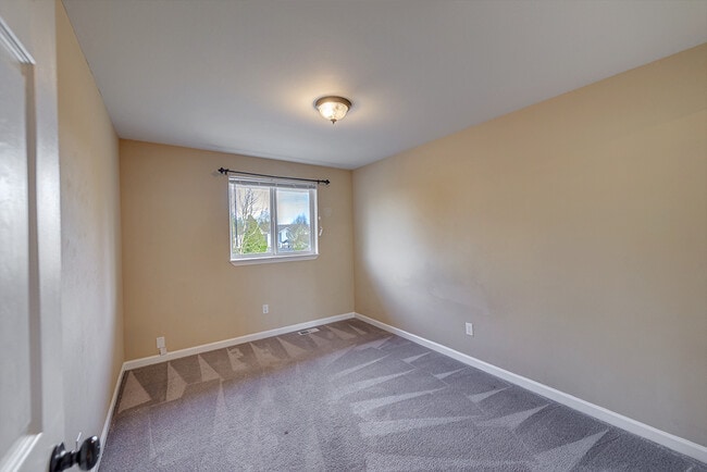 Building Photo - Monroe Two-Story Three Bed, 2.5 Bath