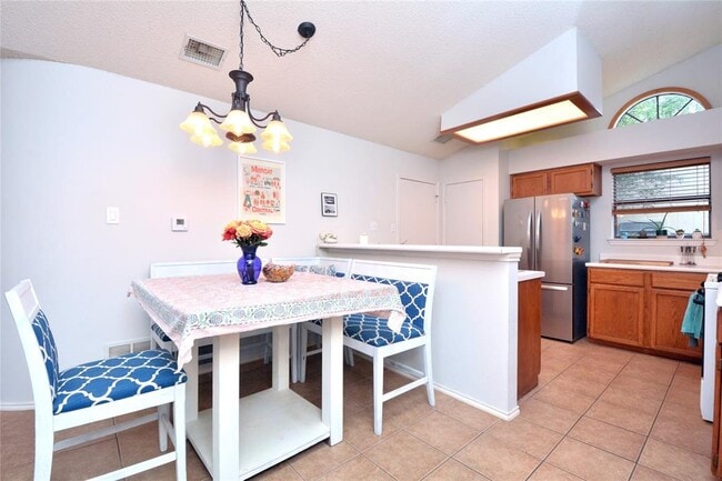 Building Photo - 3013 Cottonweed Trail