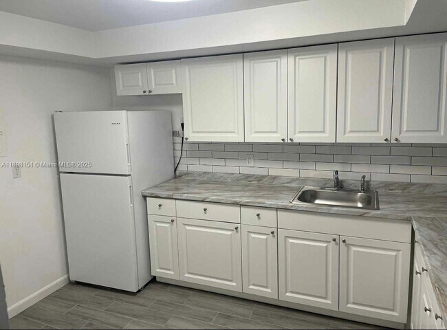Primary Photo - 1351 NE Miami Gardens Dr