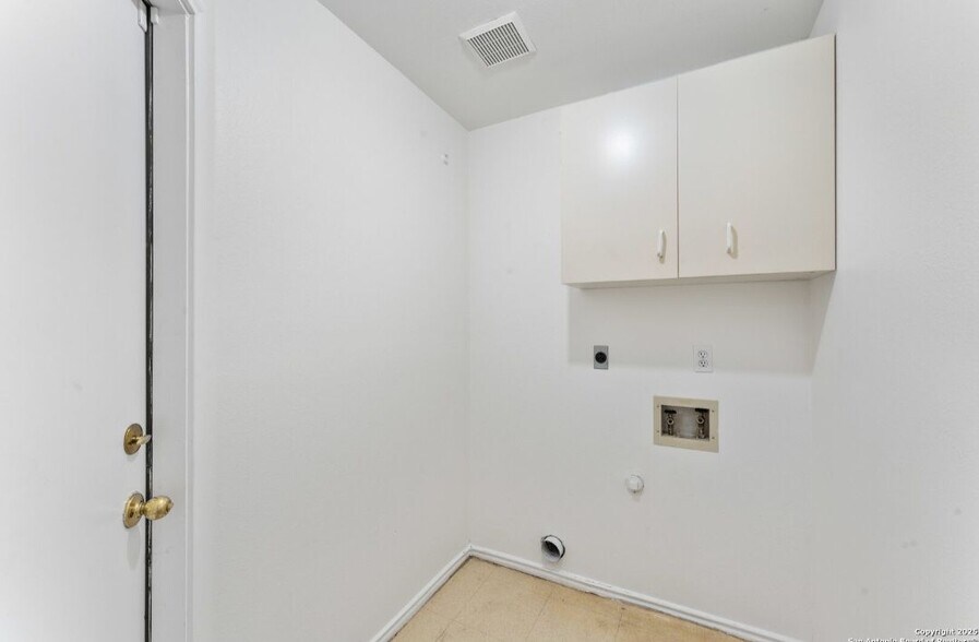 Building Photo - 8207 Galespoint