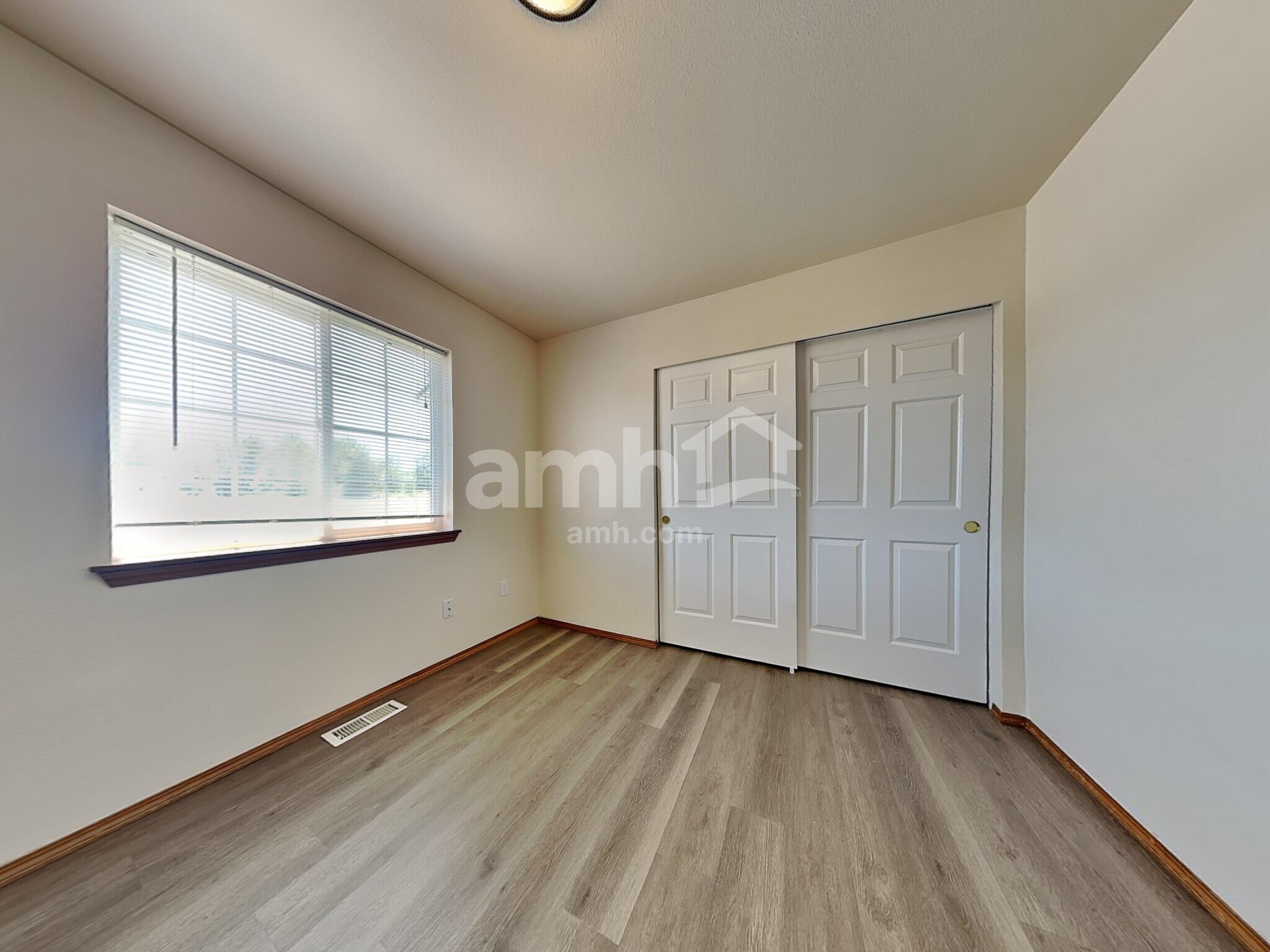 Building Photo - 414 Orting Ave NW