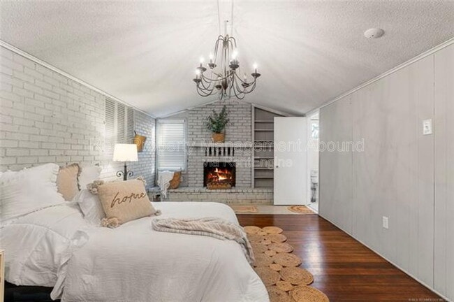 Building Photo - 704 S Toledo Ave