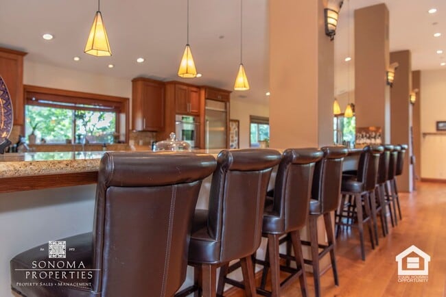 Building Photo - Stunning 3 Bedroom / 3 Bathroom Home Surrounded by Vineyards & Breathtaking Views