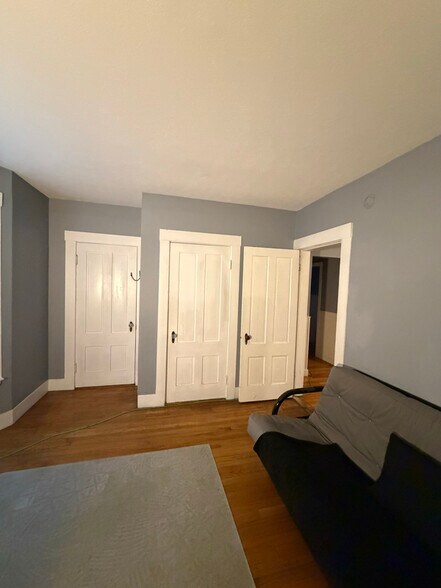 Building Photo - 126 Pierce St