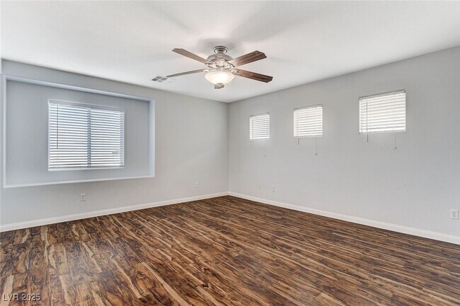 Building Photo - 9768 Plane Tree Ct