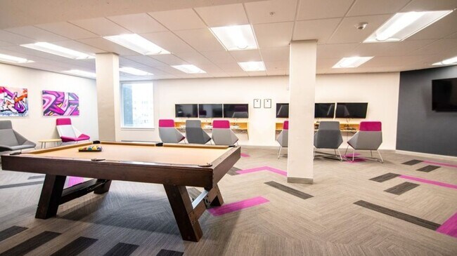 Building Photo - 47 W Fireclay Ave