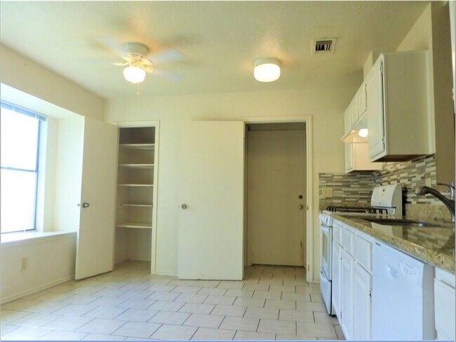 Building Photo - 21330 Golden Dove Dr
