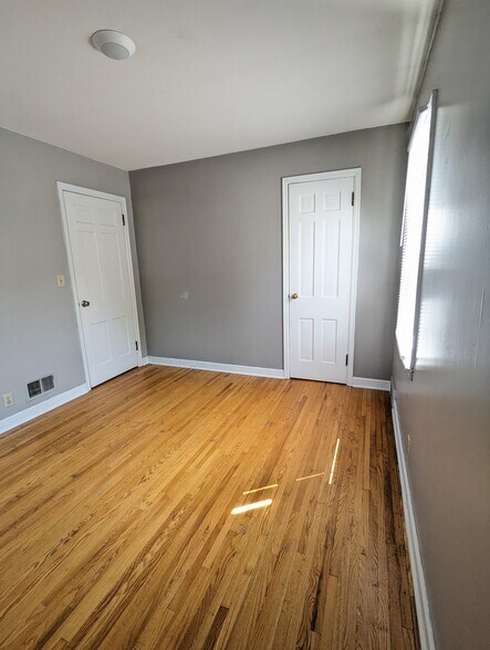 Bedroom 2 - 1305 Oxford St