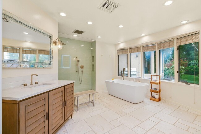 Building Photo - 6115 Manzanillo Dr