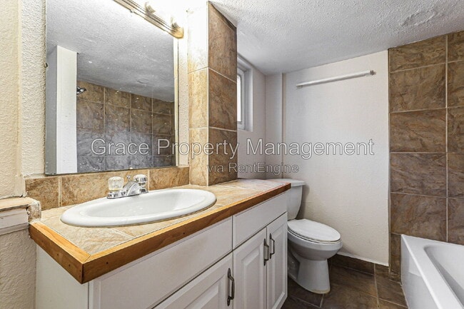Building Photo - 4118 W 42nd Ave