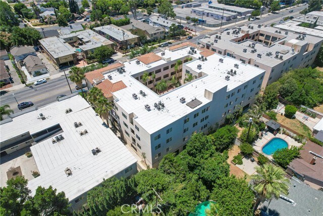 Building Photo - 13941 Sherman Way