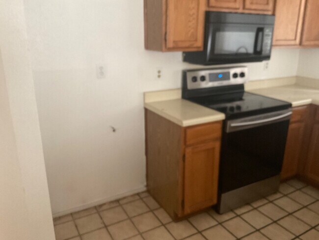 Building Photo - Large beautiful home for rent
