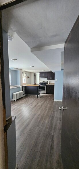 Building Photo - 3520 N Narragansett Ave
