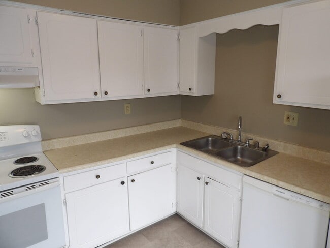 Building Photo - 409 Ridgewood Ln