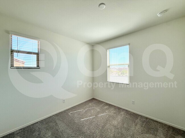 Building Photo - 1420 E Edwin St