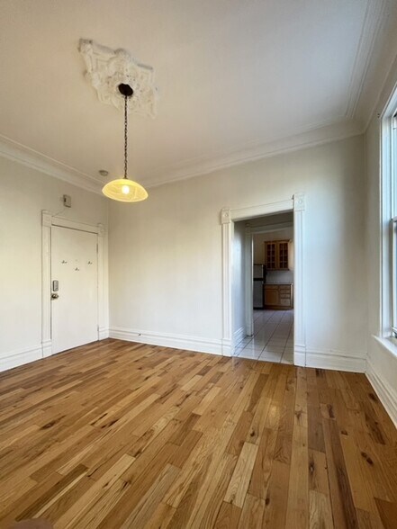 Building Photo - 2716 W North Ave