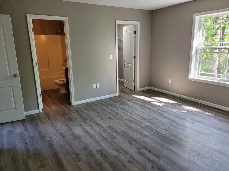 Building Photo - 305 Dogwood Pl