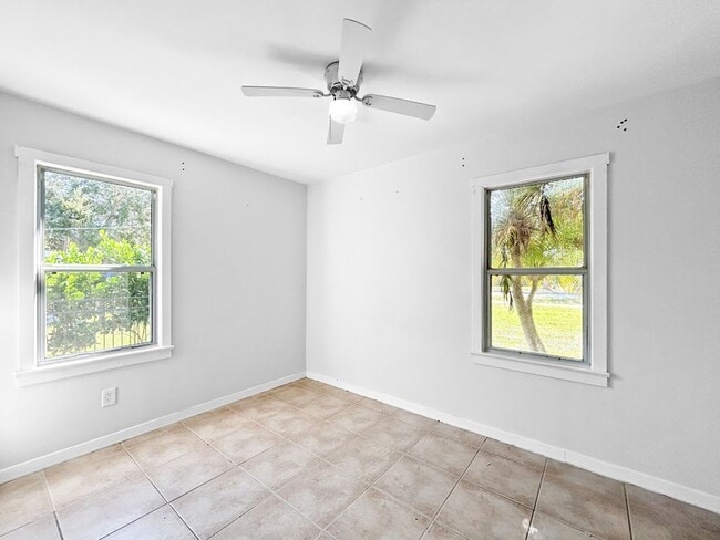 Building Photo - 1 MONTH FREE RENT! Stunning Sarasota Home with Pool – Minutes from Siesta Key Beach!