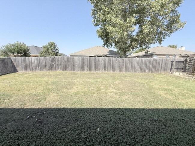 Building Photo - 2409 Gail Dr