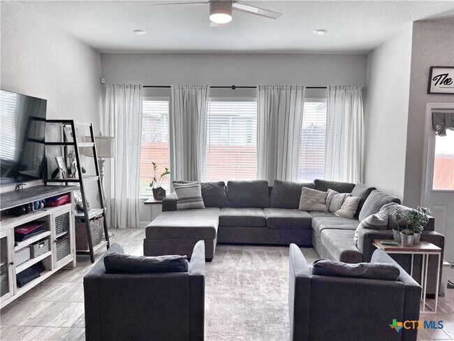 Building Photo - 6807 Comanche Post