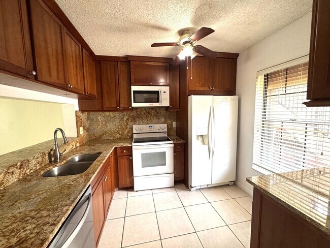 Building Photo - 2424 NW 89th Dr