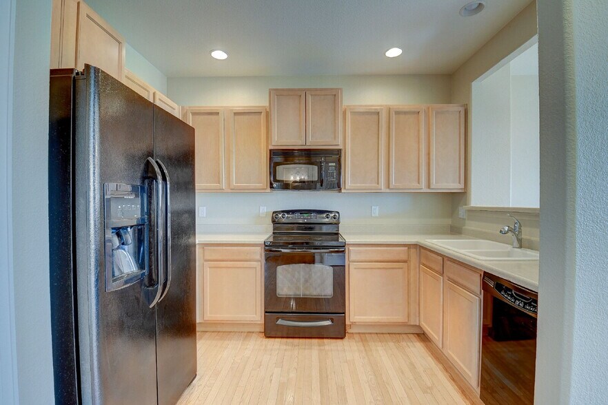 Building Photo - Minutes from Military Bases – Well-Maintai...