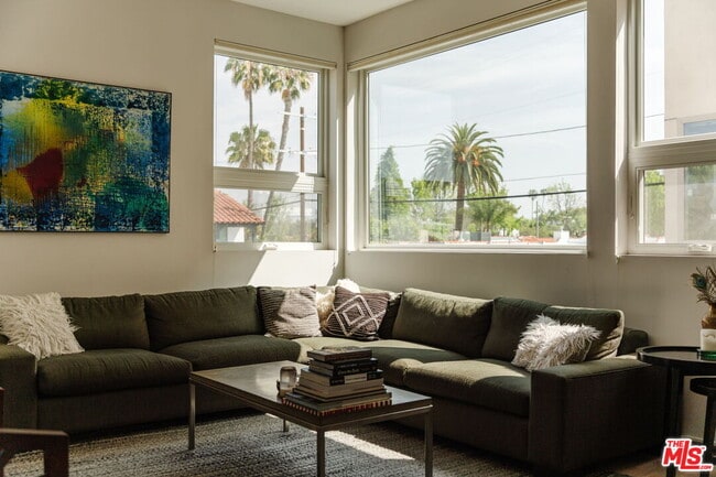 Building Photo - 6072 Pickford St