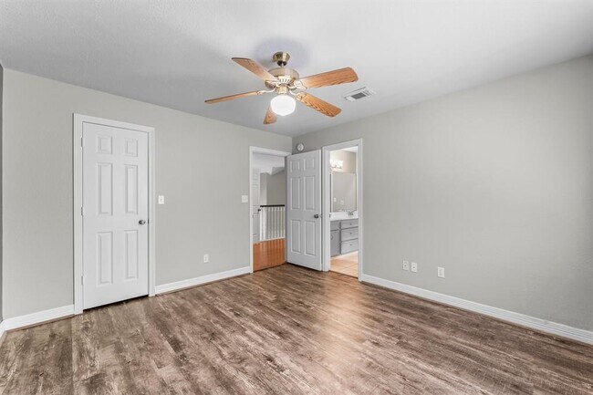 Building Photo - 9520 Chasewood Blvd