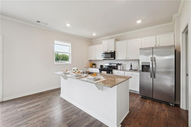 Building Photo - 100 Fernbrook Trl