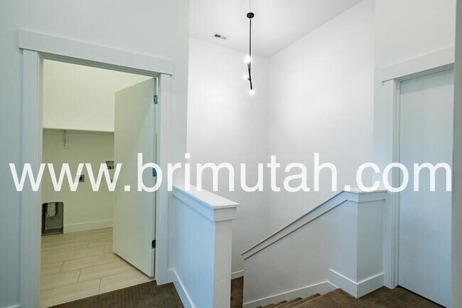 Building Photo - 9196 S Holiday Bowl Ct