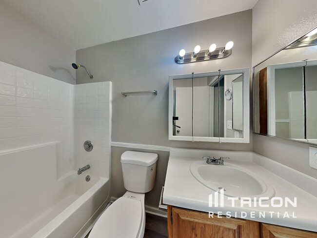 Building Photo - 7860 Big River Dr