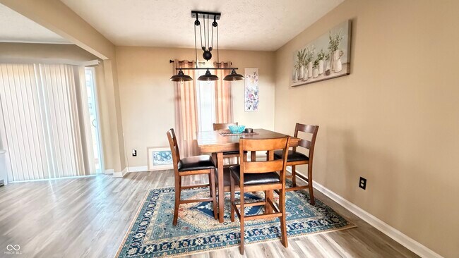 Building Photo - 6010 Lakeside Manor Ave