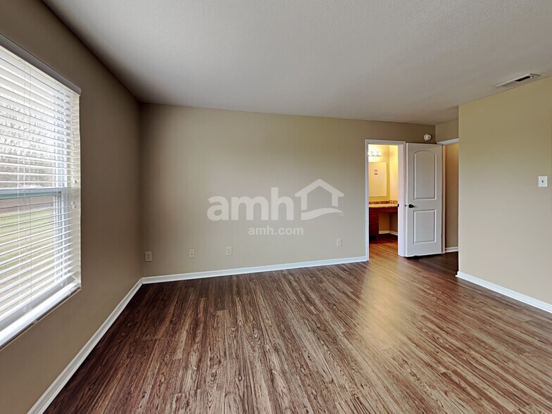 Building Photo - 2289 Seven Peaks Dr