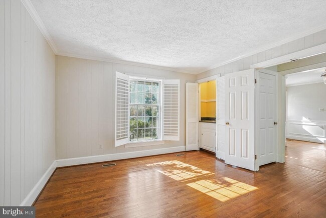 Building Photo - 1210 Suffield Dr