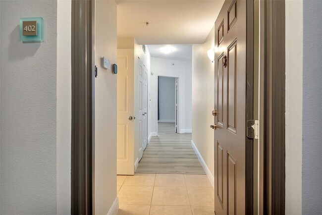 Building Photo - 2421 NE 65th St